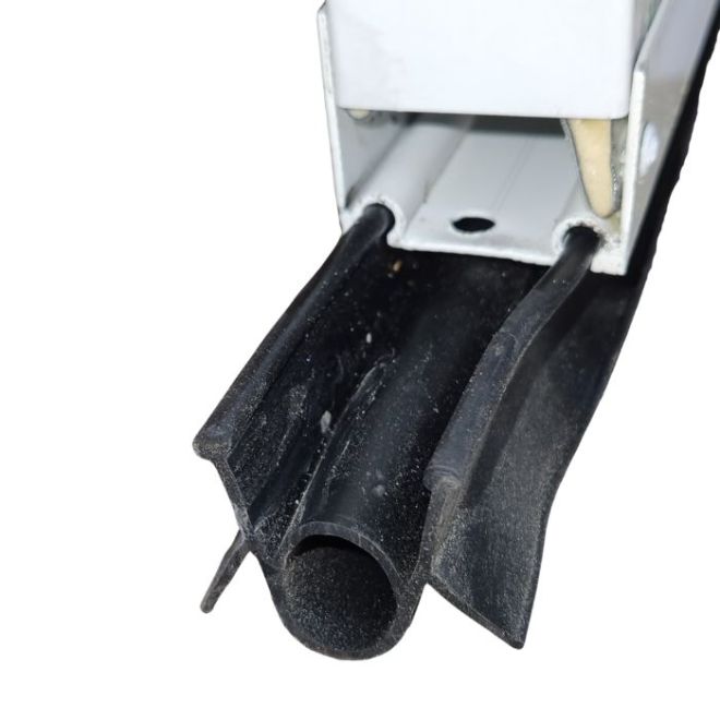 Joint pour porte sectionnelle à double lèvre Joint pour porte sectionnelle à double lèvre